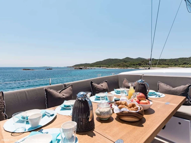 Location bateau Corse pas cher NEYINA