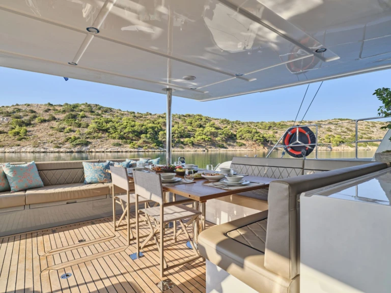 Louer Yacht avec ou sans skipper HeySea à Néa Péramos