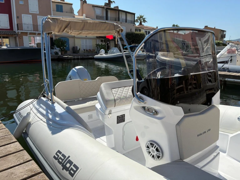 Louer Semi-rigide avec ou sans skipper Salpa à Port Grimaud