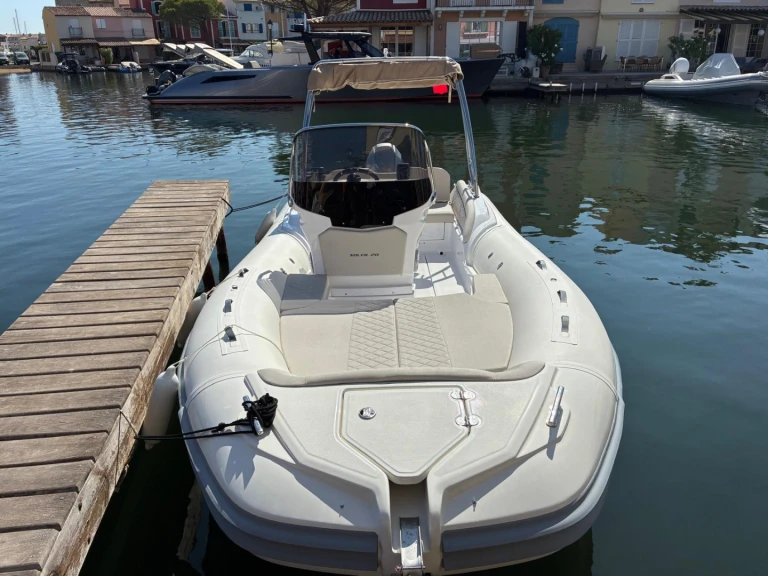 Semi-rigide à louer à Port Grimaud au meilleur prix