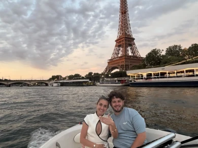 Hire a Monterey Mercruser Paris