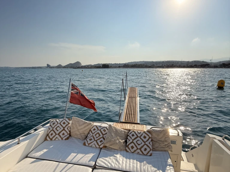 Louer Yacht avec ou sans skipper Princess à Antibes