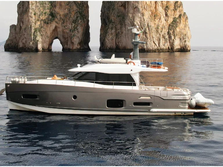Location Bateau à moteur à Forio - Azimut Azimut Magellano 53
