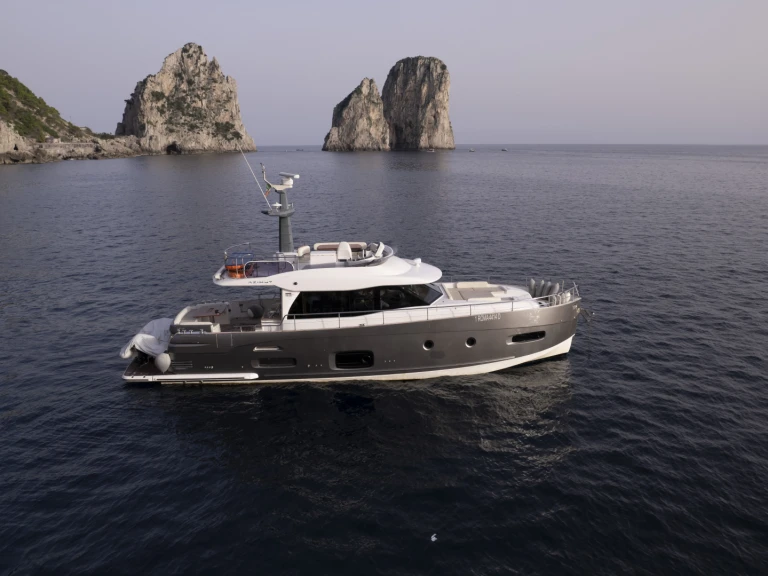 Location bateau Azimut Azimut Magellano 53 à Forio sur Samboat