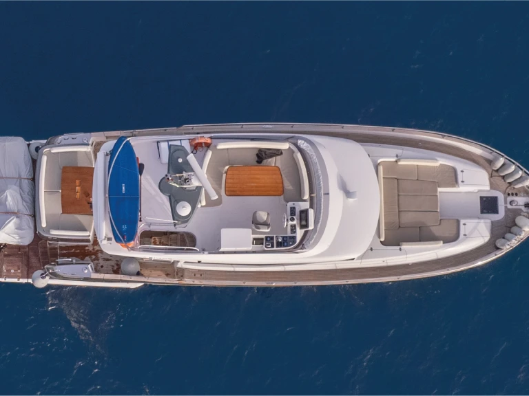 Louer Bateau à moteur avec ou sans skipper Azimut à Forio