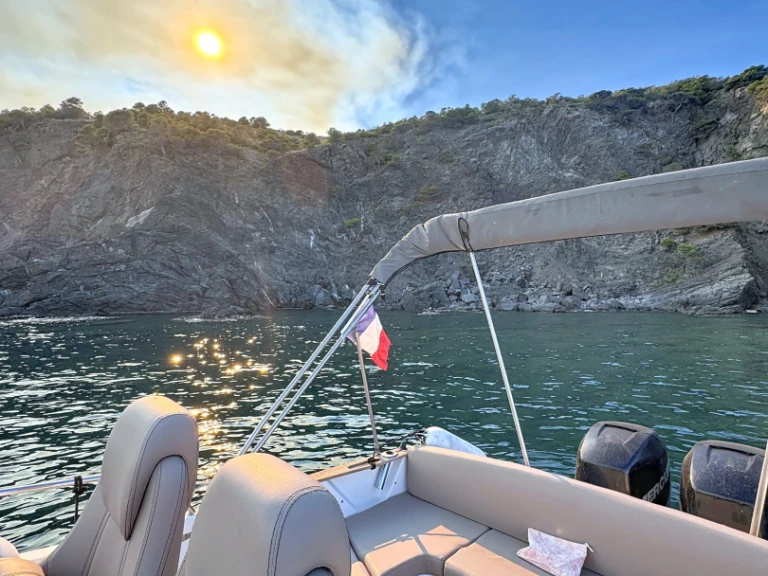 Louer Bateau à moteur avec ou sans skipper Jeanneau à Cerbère