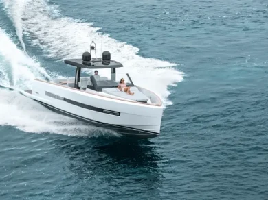Motorboat to hire Saint-Tropez at the best price