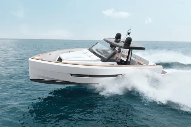 Location bateau Saint-Tropez pas cher Fjord 42 Open