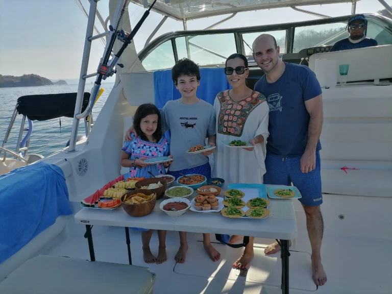 Louer Bateau à moteur avec ou sans skipper Custom Made à Bahía Culebra