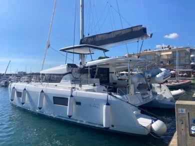 Yacht charter Le Marin cheap Lagoon 42