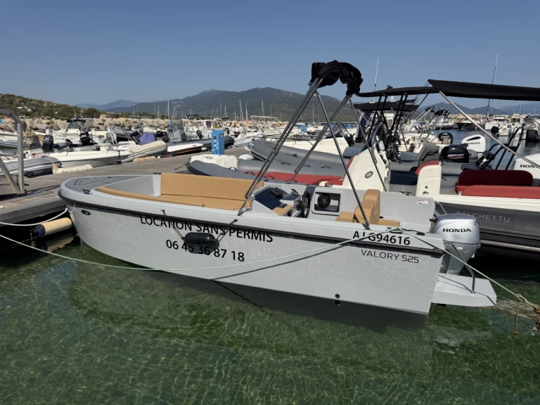 Location Bateau à moteur Valory avec permis