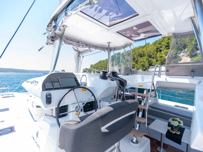 Location Catamaran à Kaštela - Lagoon Lagoon 43 - 3 + 1 cab. OW