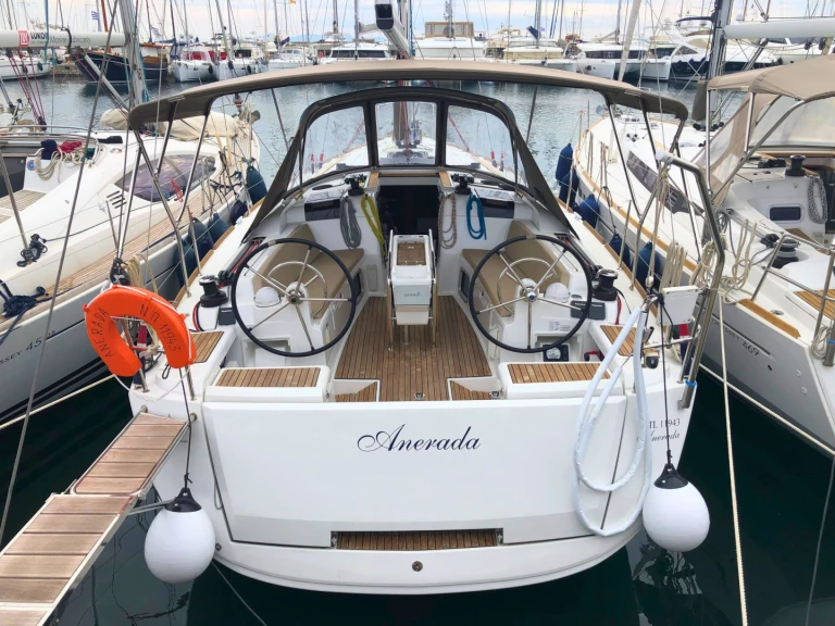 Louez un Jeanneau Sun Odyssey 419 à Álimos