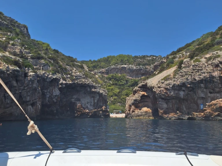 Marlin Boat 790 Pro Dynamic a louer à Hvar