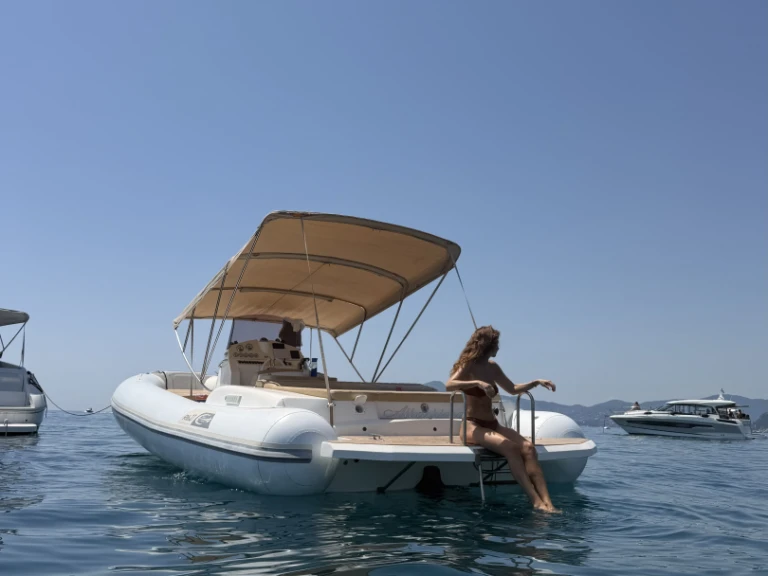 Sea prop Rib 27 10mt a louer à Rapallo