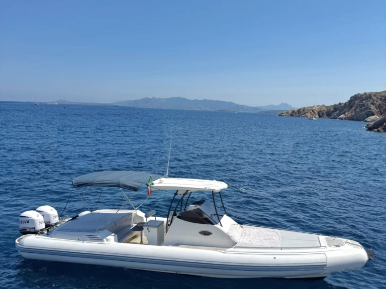 Location Semi-rigide CVL Nautica avec permis