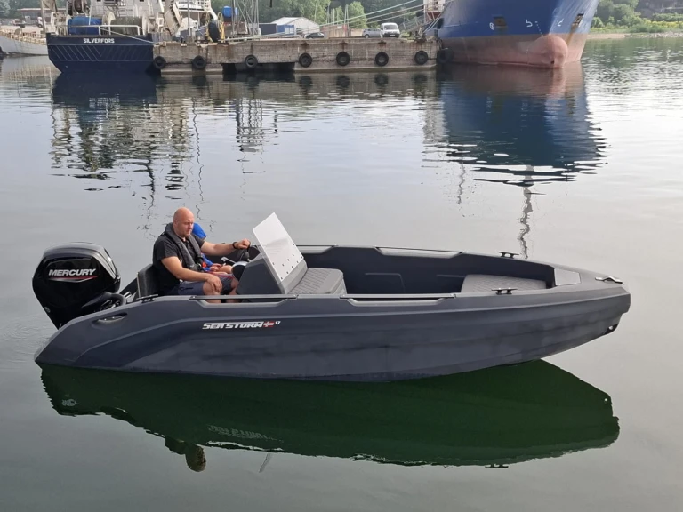 Location Bateau à moteur SeaStorm avec permis