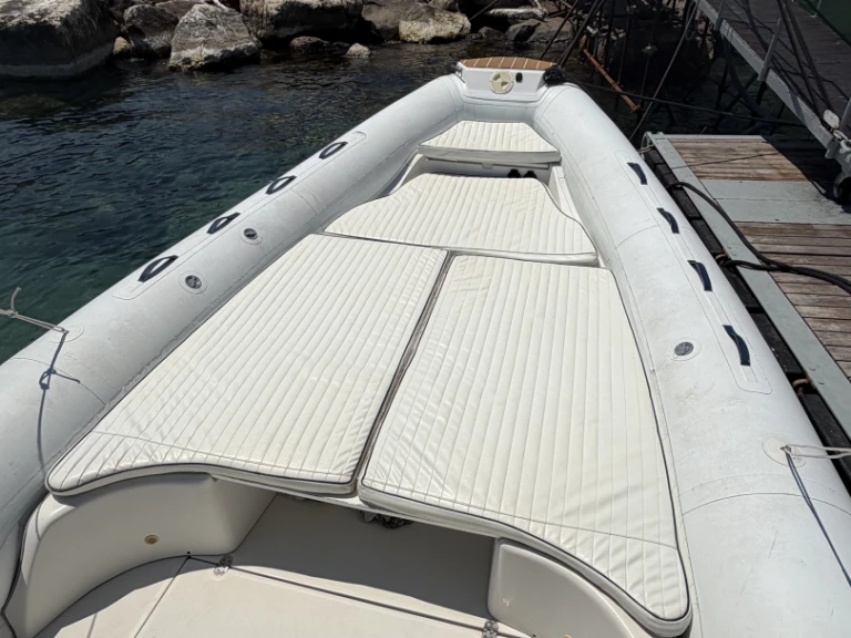Louer Semi-rigide avec ou sans skipper Nuova Jolly à Terracina