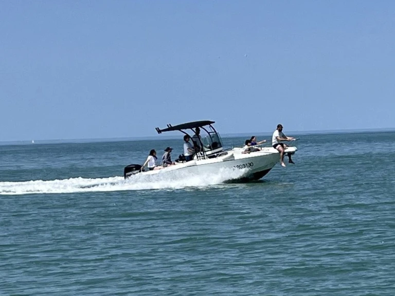 Location bateau Noirmoutier-en-l'Île pas cher Cap Camarat 675