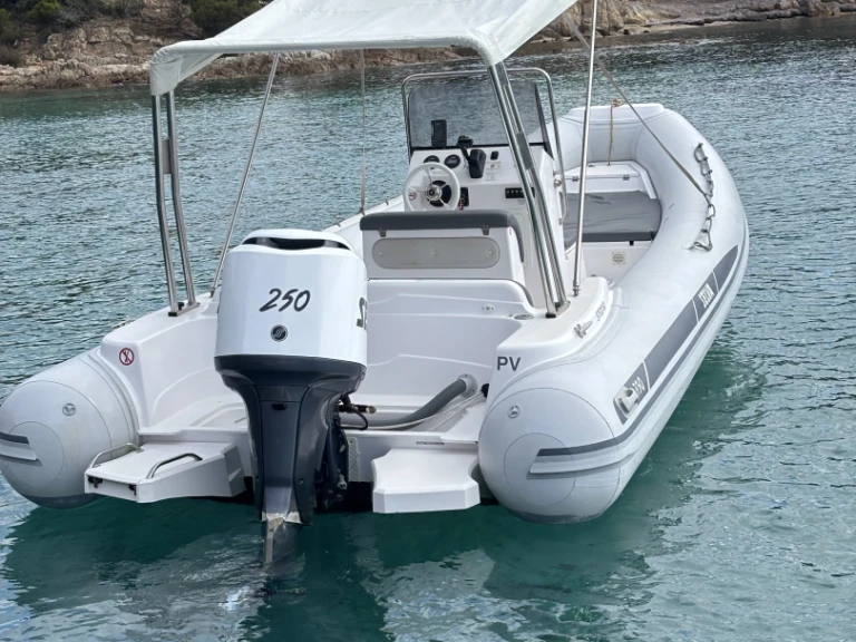 Louer Semi-rigide avec ou sans skipper Joker Boat à Hyères