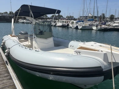 Motorboat to hire La Rochelle at the best price