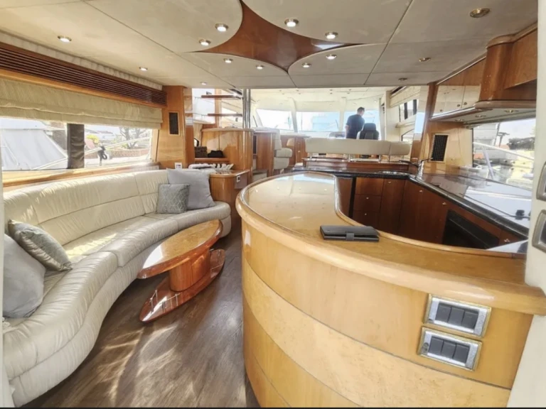 Location à Golfe-Juan - Sunseeker Manhattan 74 MK II sur SamBoat