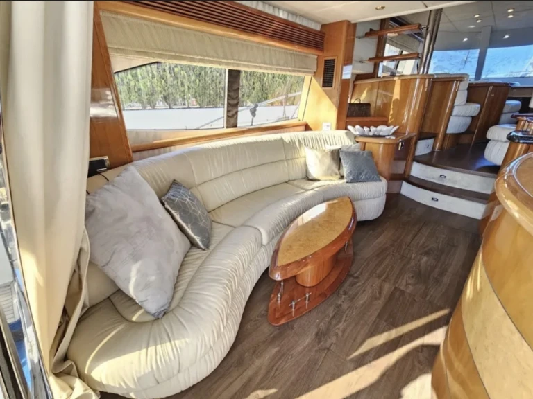 Location bateau Golfe-Juan pas cher Manhattan 74 MK II