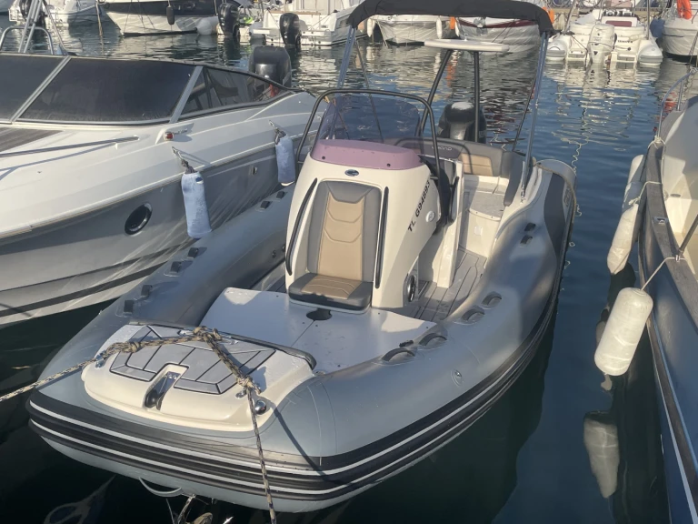Louer Semi-rigide avec ou sans skipper Grand Boats à Port de Bormes-les-Mimosas