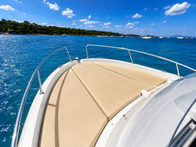 Location bateau Jeanneau Cap Camarat 555 WA à Mandelieu-la-Napoule sur Samboat