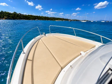 Charter a Jeanneau Cap Camarat 555 WA in Mandelieu-la-Napoule on Samboat
