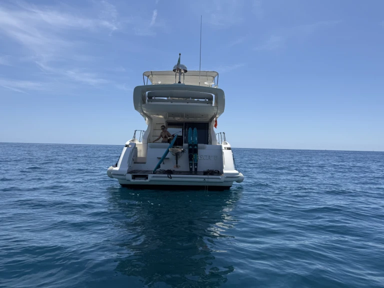 Louez un Azimut Azimut 43 Fly à Varazze
