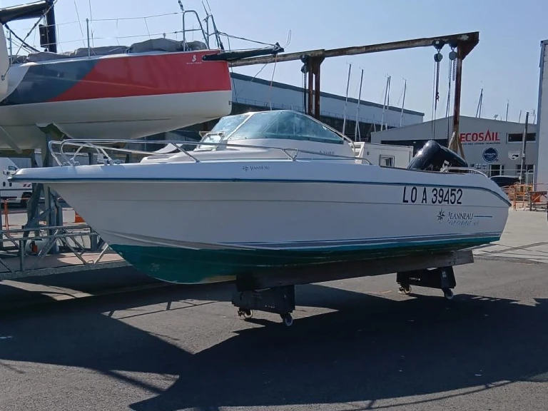 Location Bateau à moteur à Lorient - Jeanneau Cap Camarat 615 WA