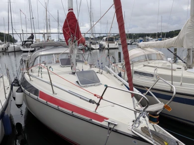 Bareboat Rental Sailboat Maxi with a boat licence