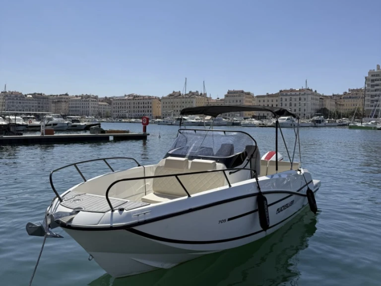 Location Bateau à moteur Quicksilver avec permis