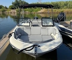 Location Bateau à moteur à Hyères - Bayliner M19