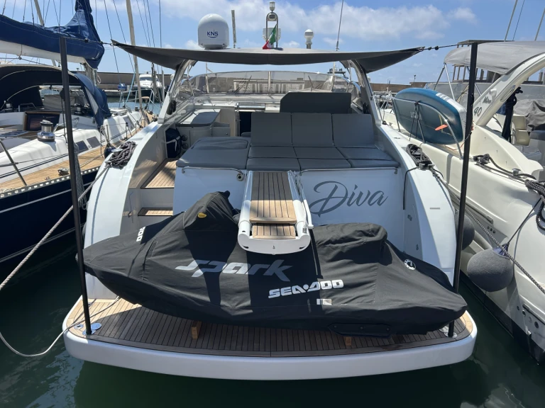 Location bateau Nettuno pas cher Rizzardi 50 Top Line