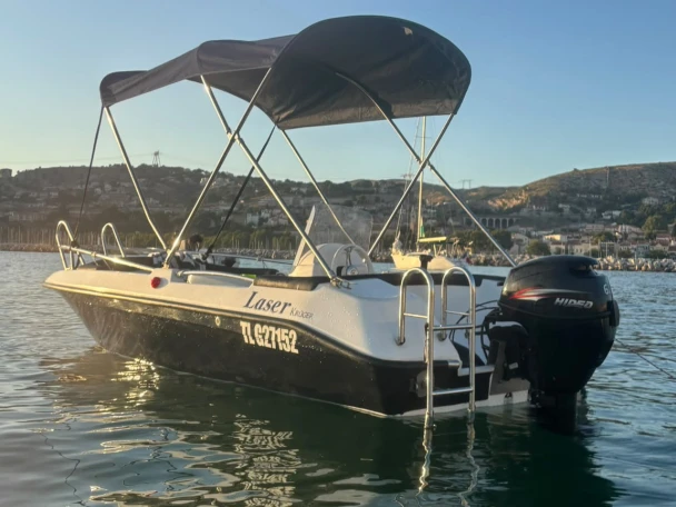 Bateau à moteur à louer à Marseille au meilleur prix