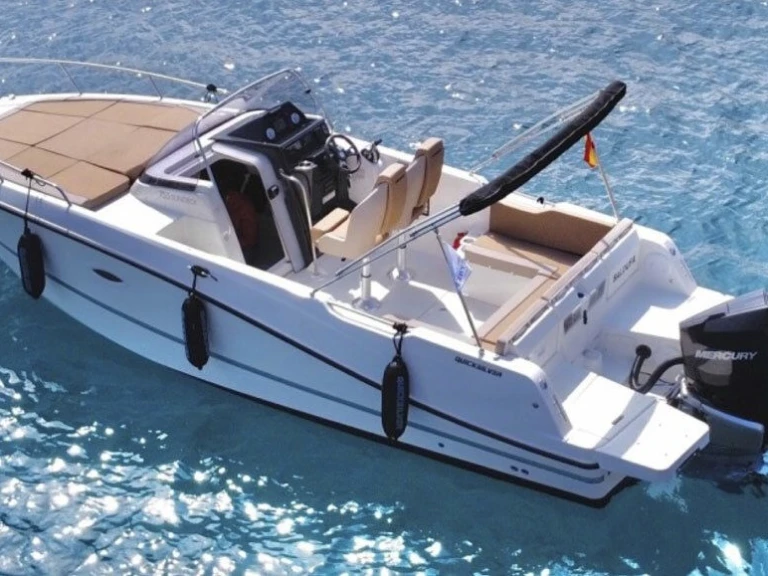 Location bateau Marseille pas cher Activ 755 Sundeck