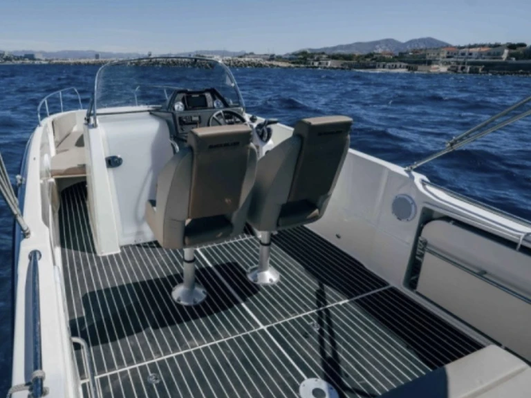 Location Bateau à moteur à Marseille - Quicksilver Activ 755 Sundeck