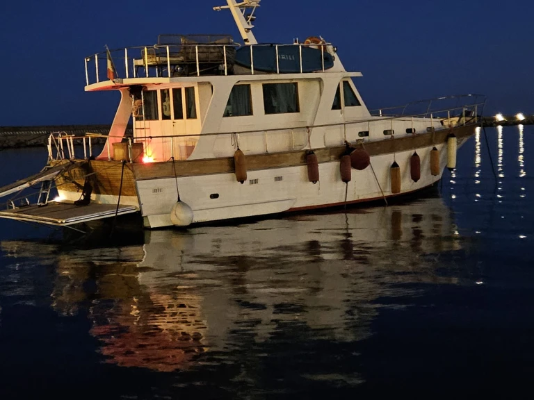 Location bateau Gulet First 48 à Salerne sur Samboat