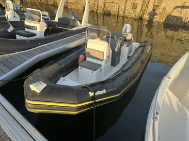 Louez un Bombard Explorer 550 SP à Bénodet