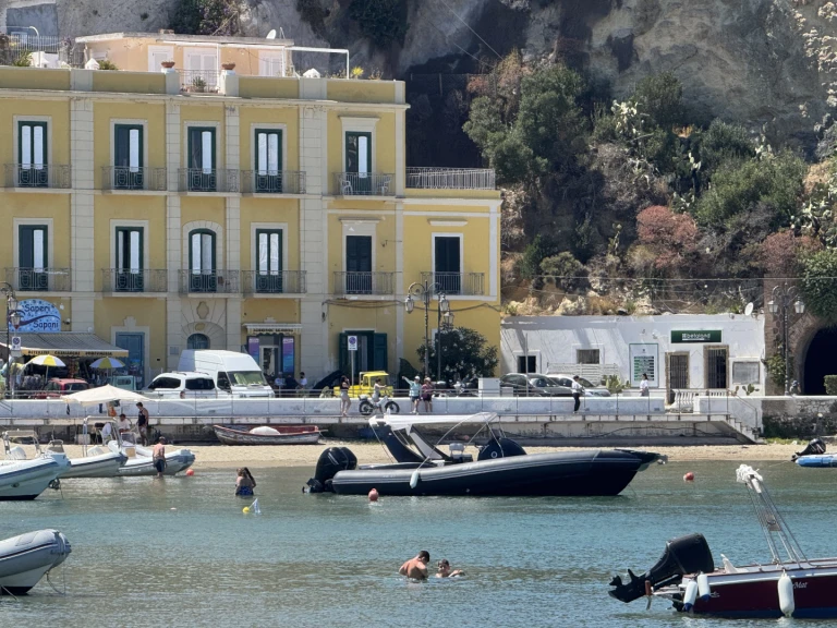 Semi-rigide à louer à Terracina au meilleur prix