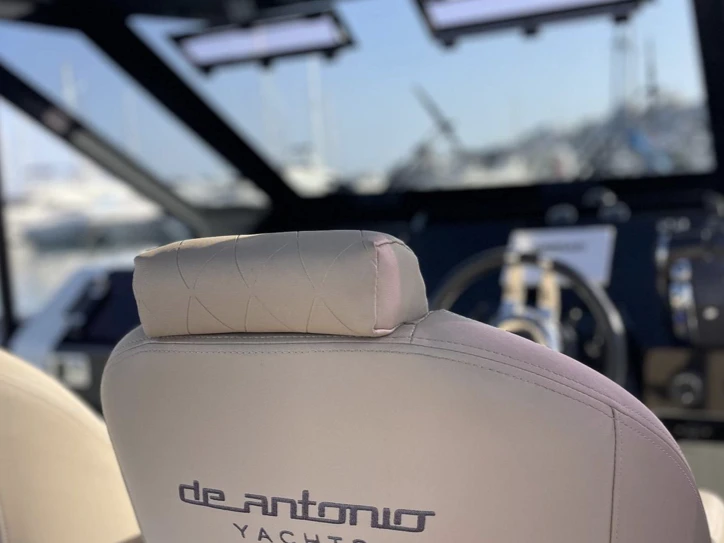 Location Bateau à moteur à Marbella - De Antonio D34 Xplorer