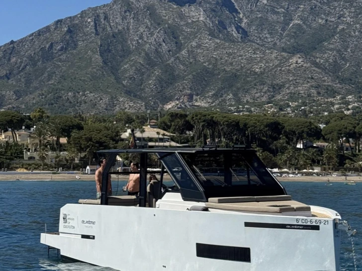 Louez un De Antonio D34 Xplorer à Marbella