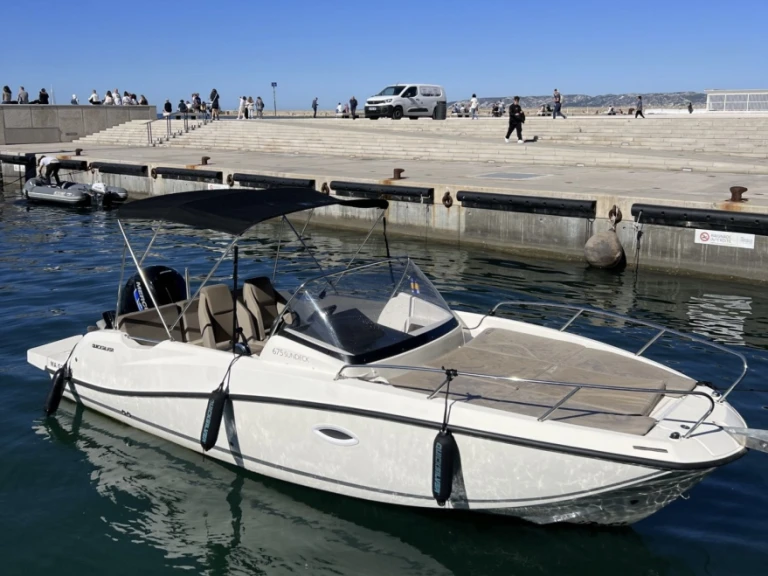 Location à Marseille - Quicksilver Activ 675 Sundeck sur SamBoat