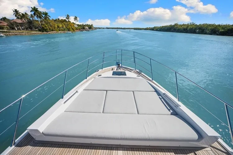 Location Yacht Azimut avec permis
