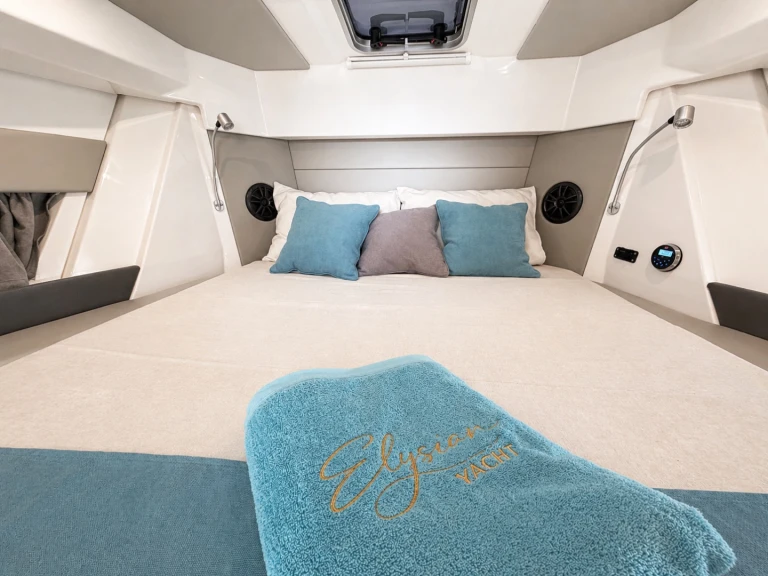 Bateau à moteur à louer à Sibenik au meilleur prix