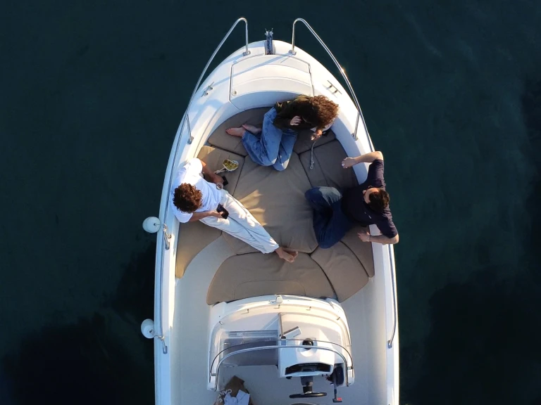 Location à Cannes - Jeanneau CAP CAMARAT 6,5 CC Style sur SamBoat