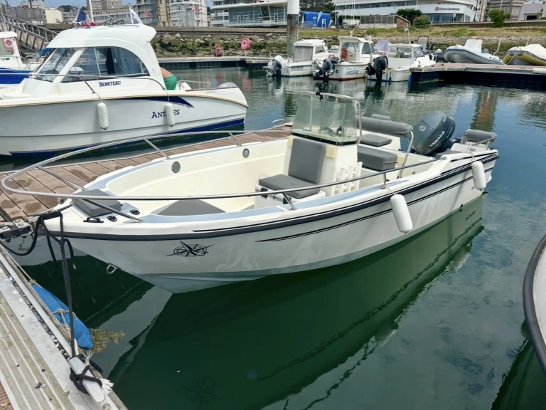 Louer Bateau à moteur avec ou sans skipper B2 Marine à Le Havre