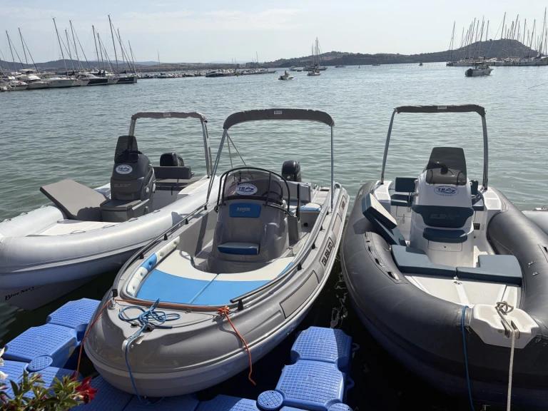 Louer Bateau à moteur avec ou sans skipper Ranieri à Talamone